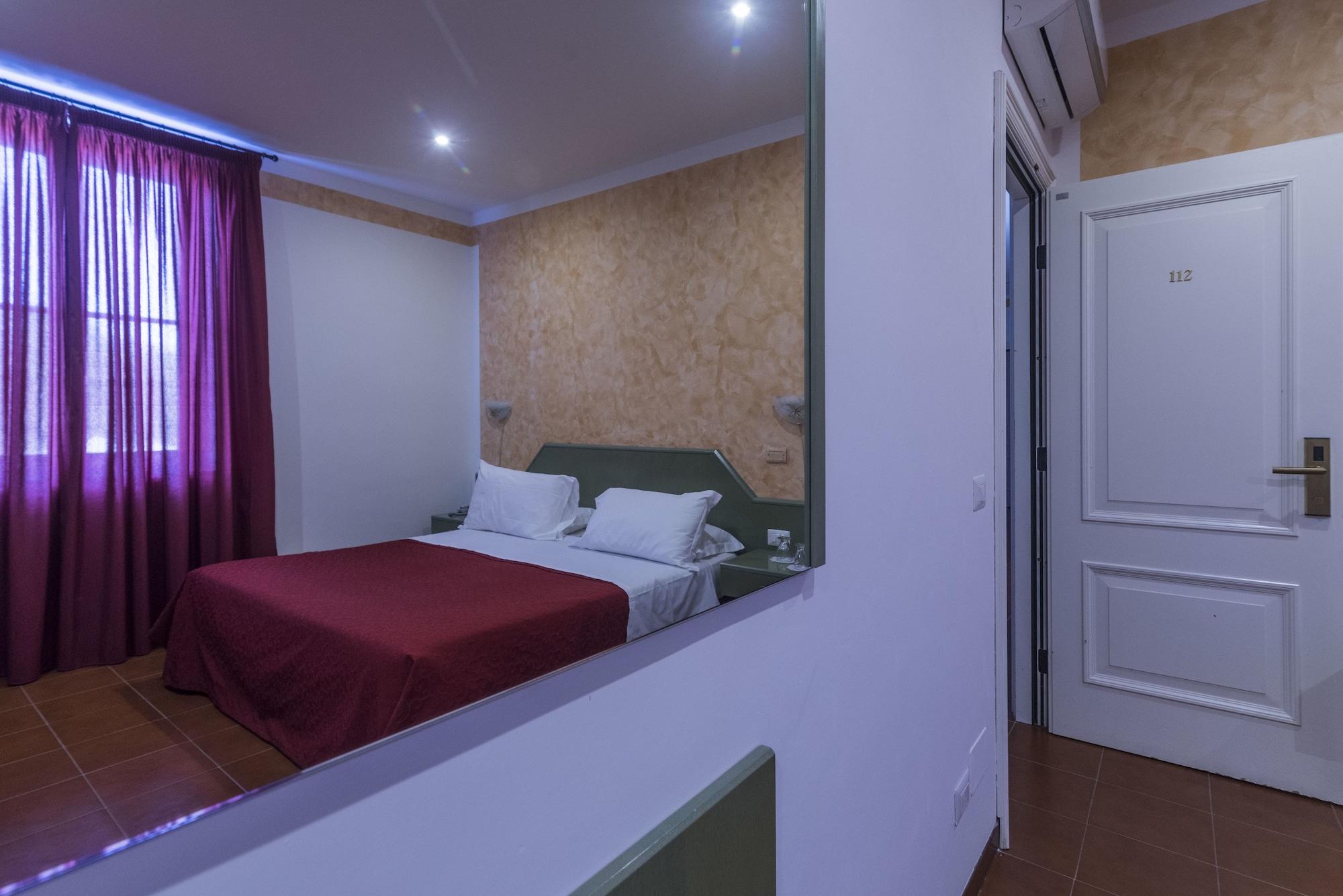 Hotel Villa Del Cardinale Norma Luaran gambar