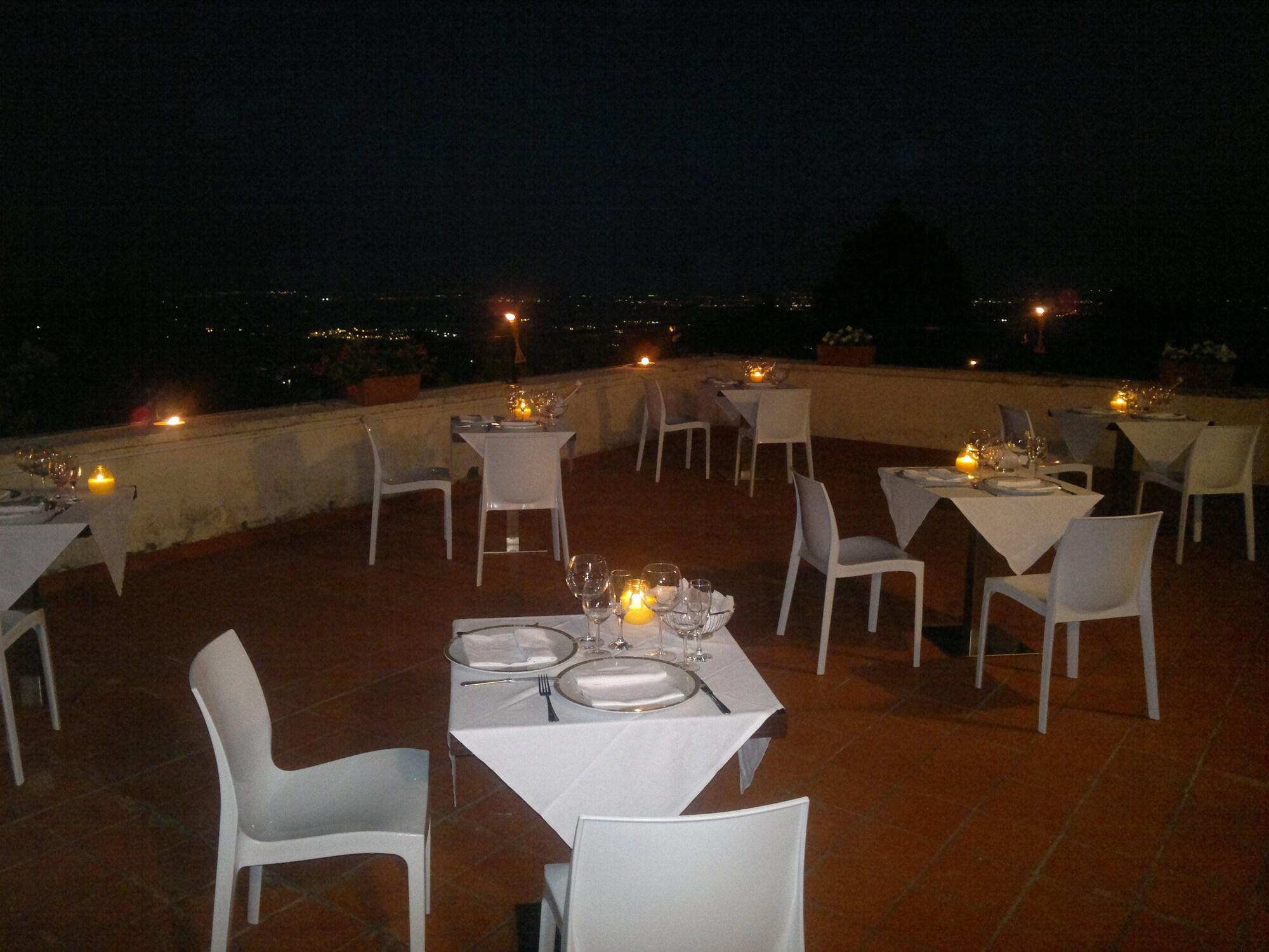 Hotel Villa Del Cardinale Norma Luaran gambar