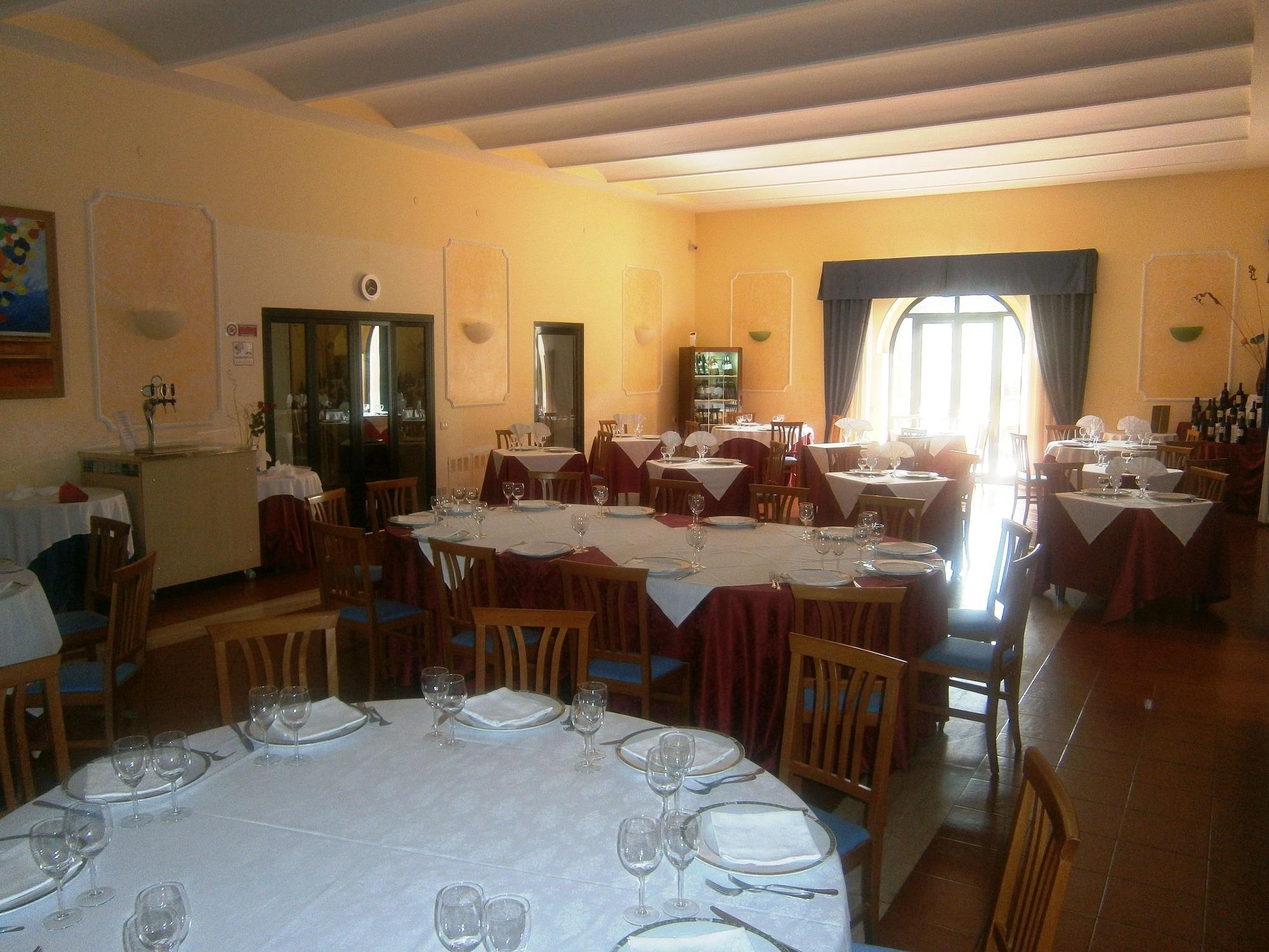 Hotel Villa Del Cardinale Norma Luaran gambar