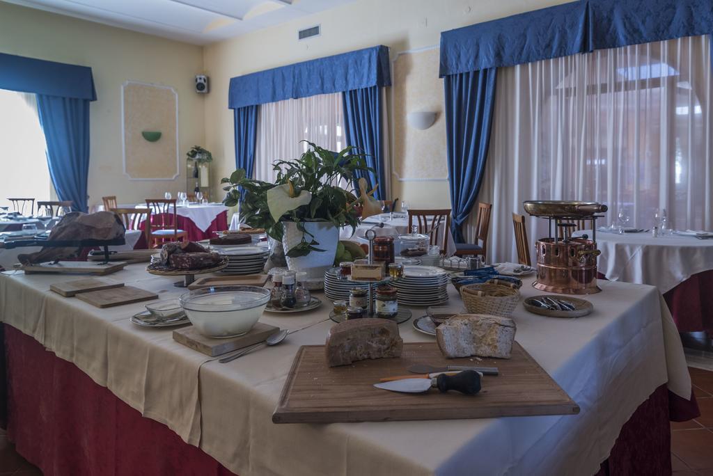 Hotel Villa Del Cardinale Norma Luaran gambar