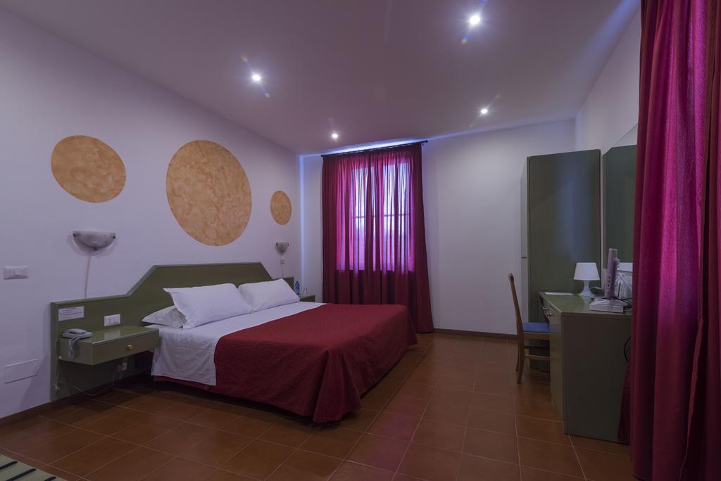 Hotel Villa Del Cardinale Norma Luaran gambar