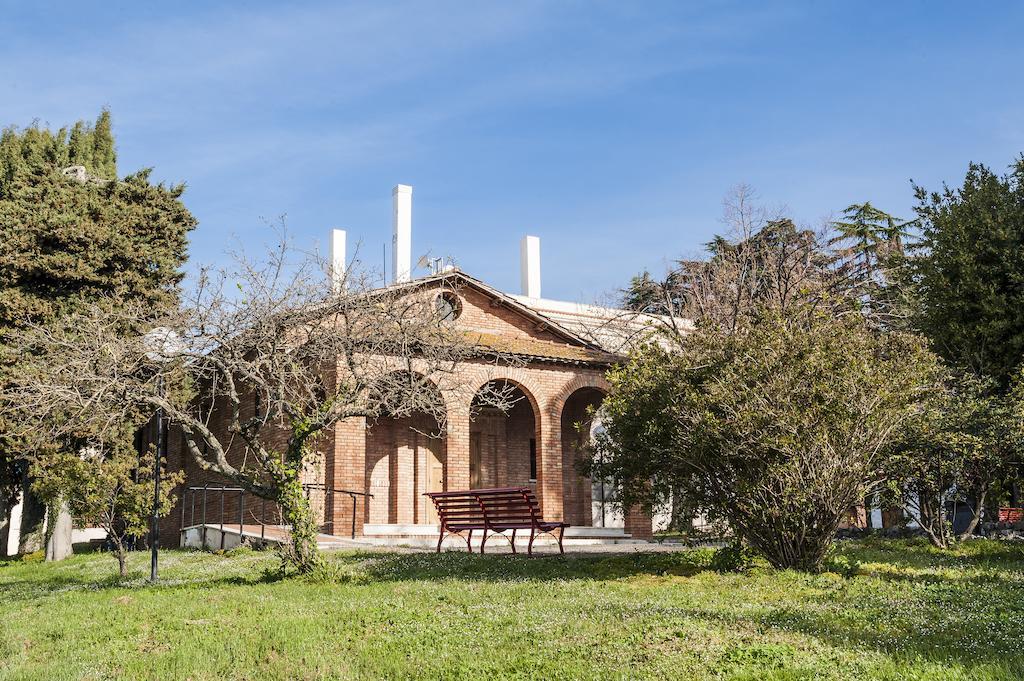 Hotel Villa Del Cardinale Norma Luaran gambar