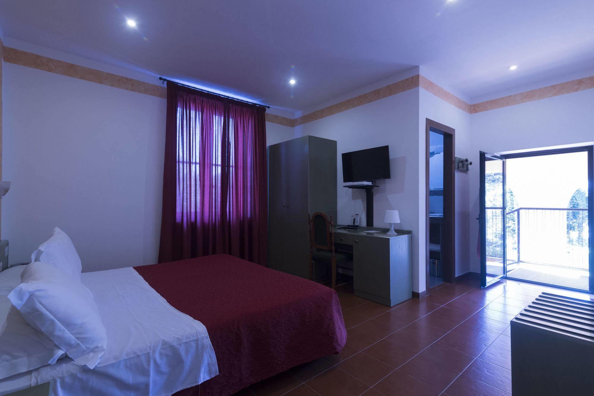 Hotel Villa Del Cardinale Norma Luaran gambar